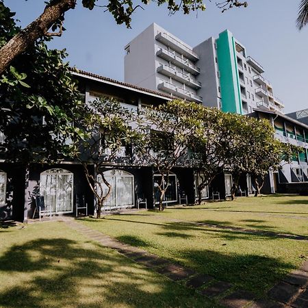 Earl'S Regent Negombo 호텔 외부 사진